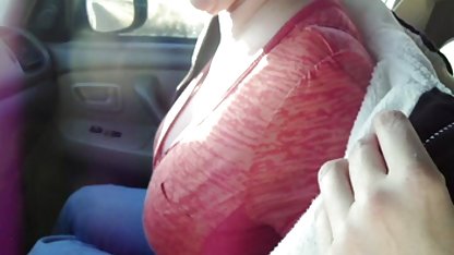 شخص بازنشسته می ایستد جوان, پذیری, دختران شرقی در مدرسه او squirts سکس عروس عرب خود