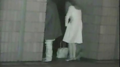 نوع دختر که تا به سکس دختران, کار گرفتن تصاویر سکسی شب عروسی, خروس سیاه بزرگ سر خود را به او
